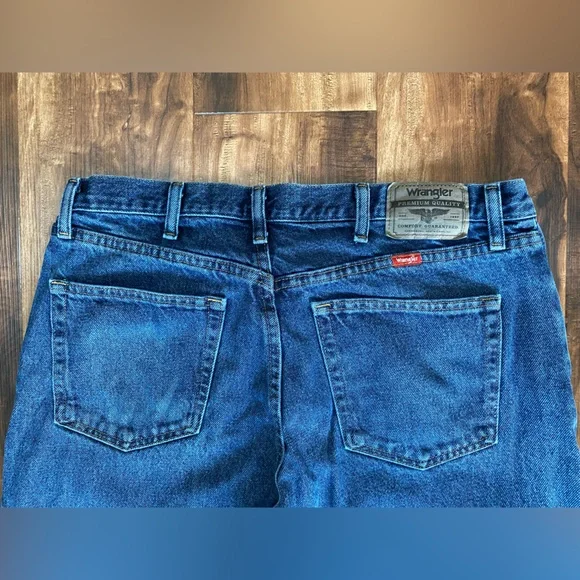 Men’s Wrangler Regular Fit Jeans (Size: 36 x30) - Picture 5 of 10